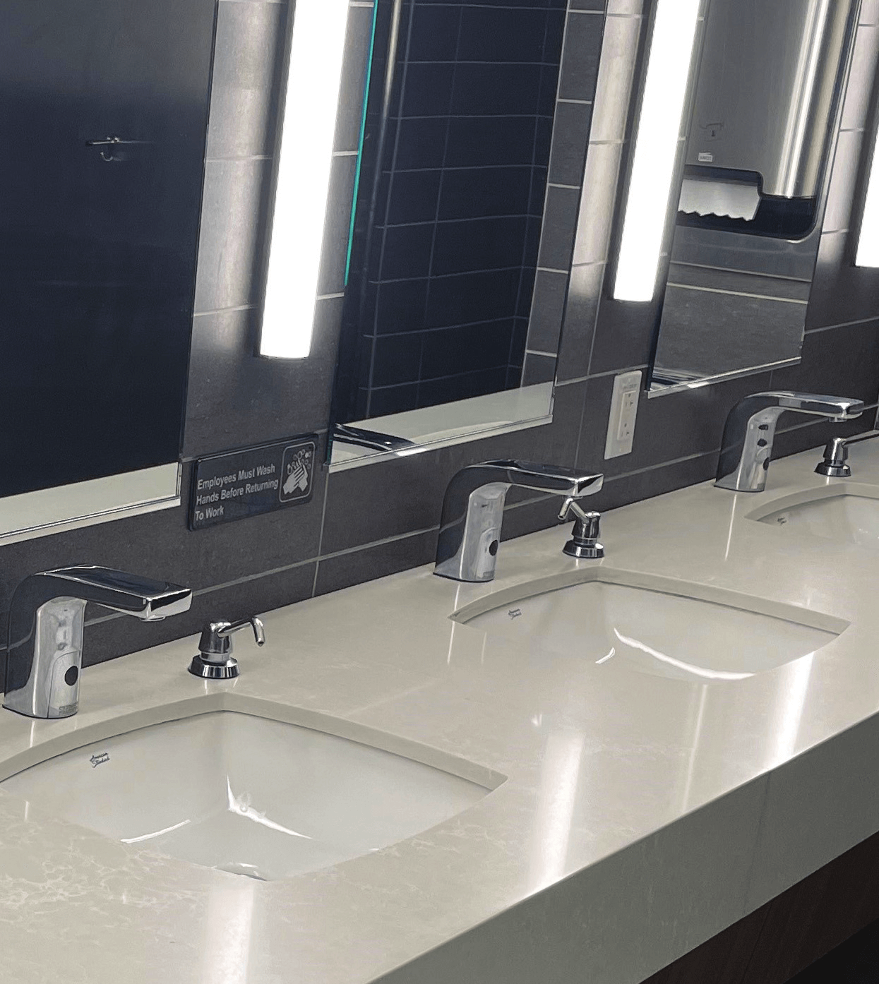 Lincoln Financial Field bathroom sinks