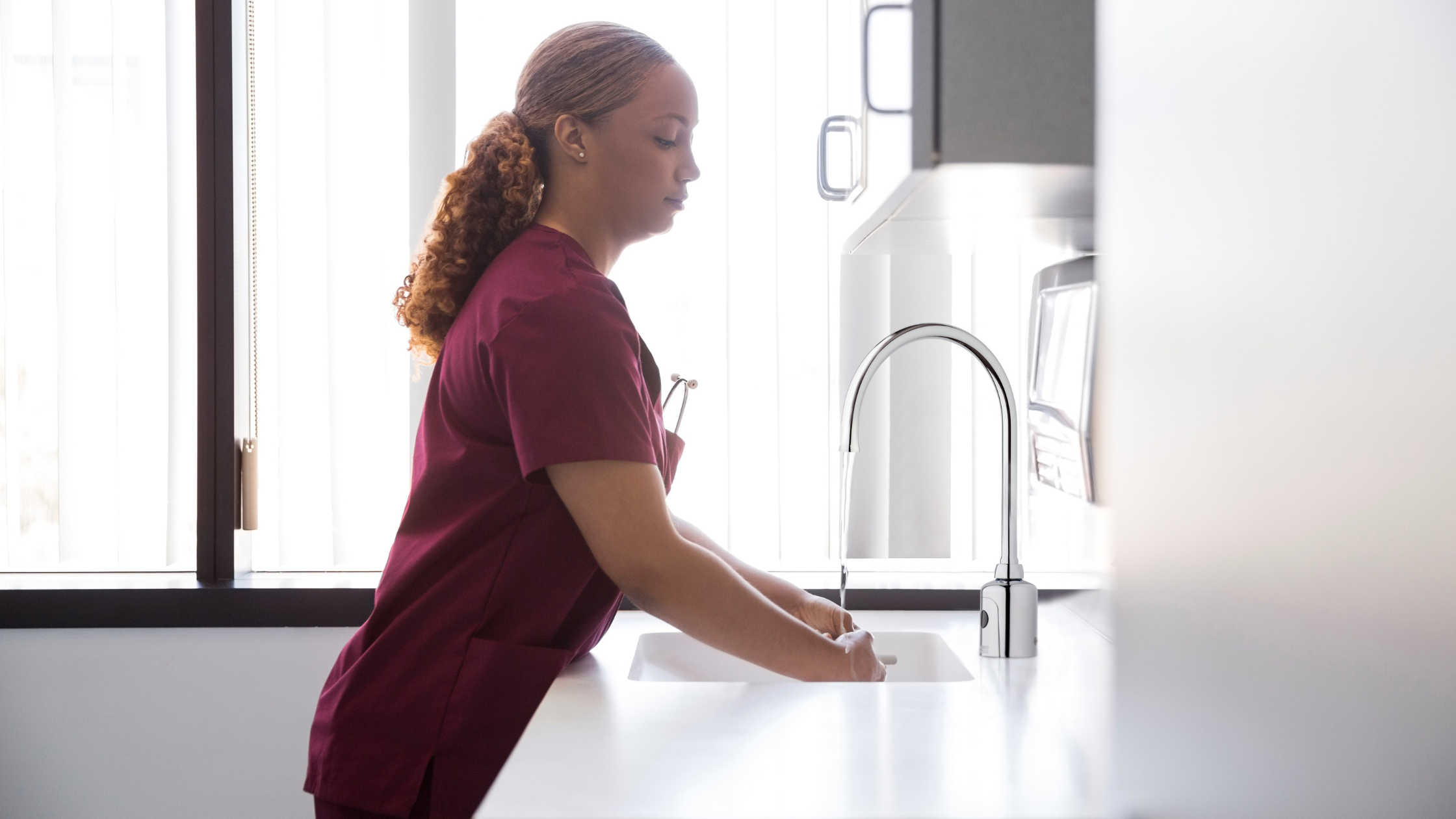 8 inch Gooseneck HyTronic Patient Care Touchless Faucet