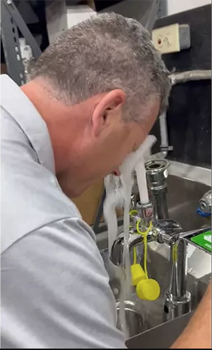 Chicago Faucets Emergency Combination Eyewash 