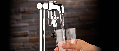 712 Series glass filler with hand filling glass