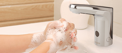 E-Tronic® 80 faucet with child washing hands