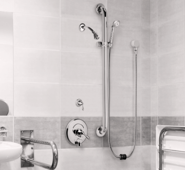 auto-drain shower system complete with diverter