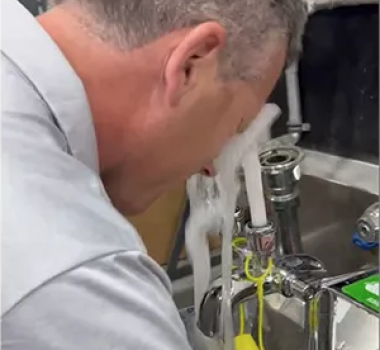 Chicago Faucets Emergency Combination Eyewash 